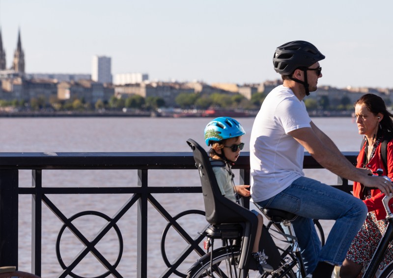 Oxy'Jeune Cap Ferret - location et livraison de vélos siege-enfant-location-bordeaux